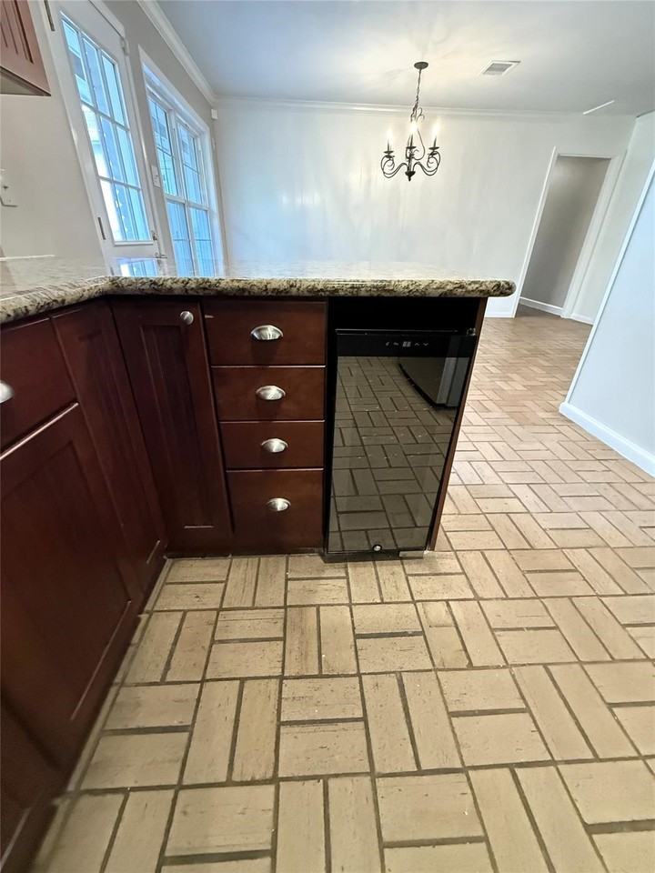 9646 Meadowglen Lane #9646