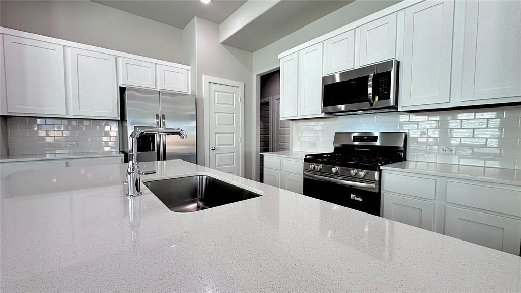 1002 London Town Ln #1002 - Photo 7 of 33