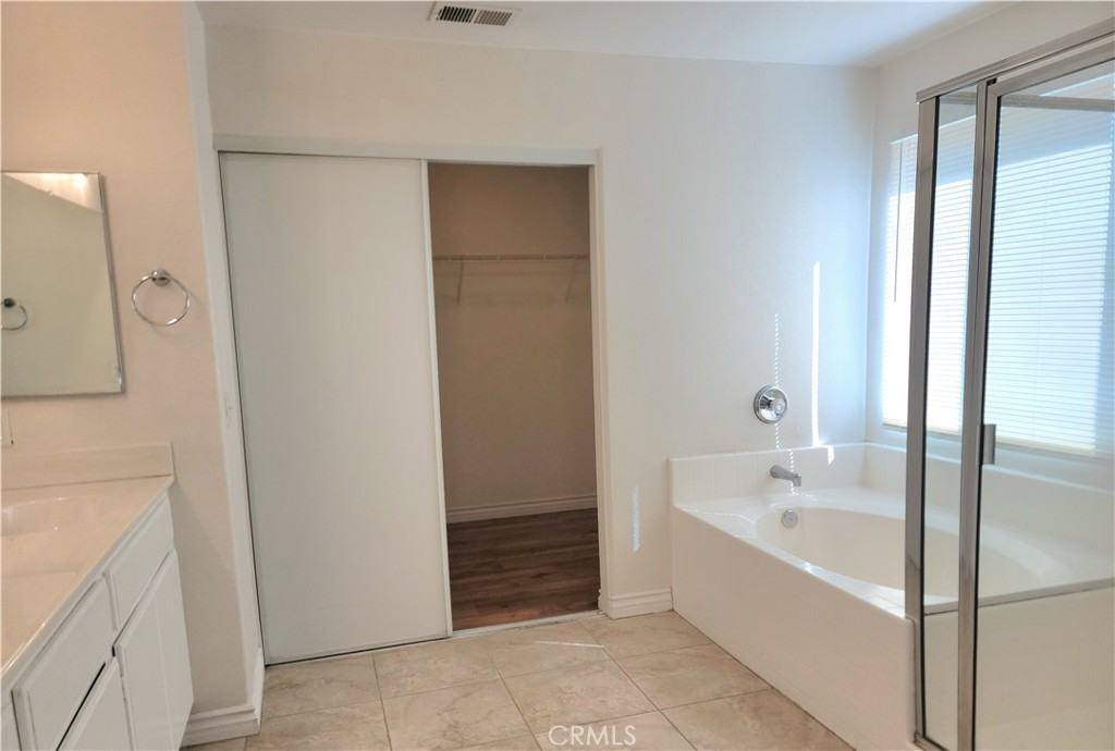 11729 Cliffwood Rd #11729 - Photo 2 of 8