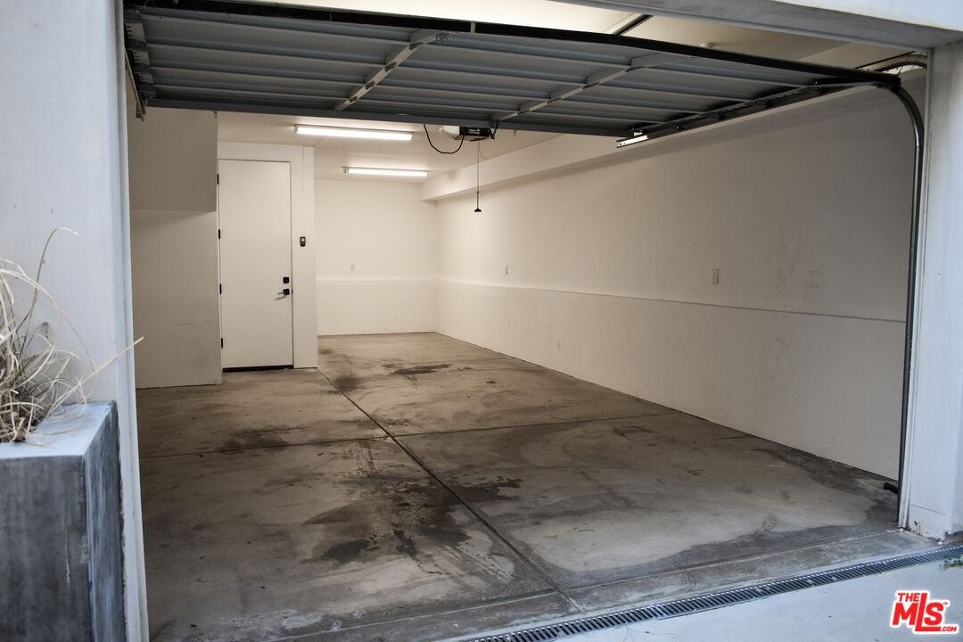 15328 Weddington St #15328-1 - Photo 4 of 13