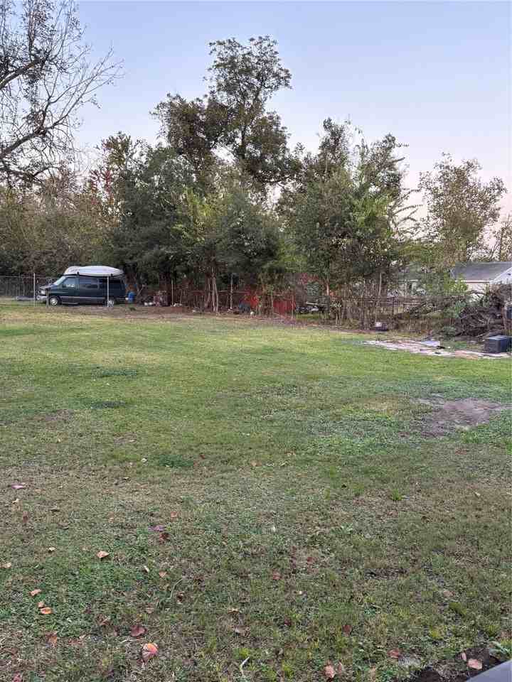 10523 Oswego St #10523 - Photo 6 of 11