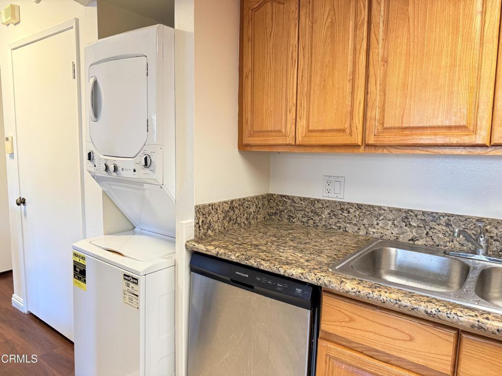 1522 S Baldwin Ave #1522-4 - Photo 4 of 27