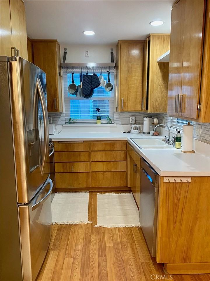 23870 Lakeview Dr #23870 - Photo 7 of 19