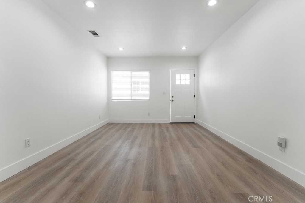 13021 Sandra Studio Place #13021A - Photo 6 of 10