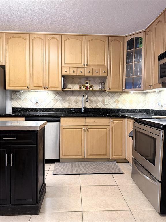 6671 Via Regina #6671 - Photo 2 of 14