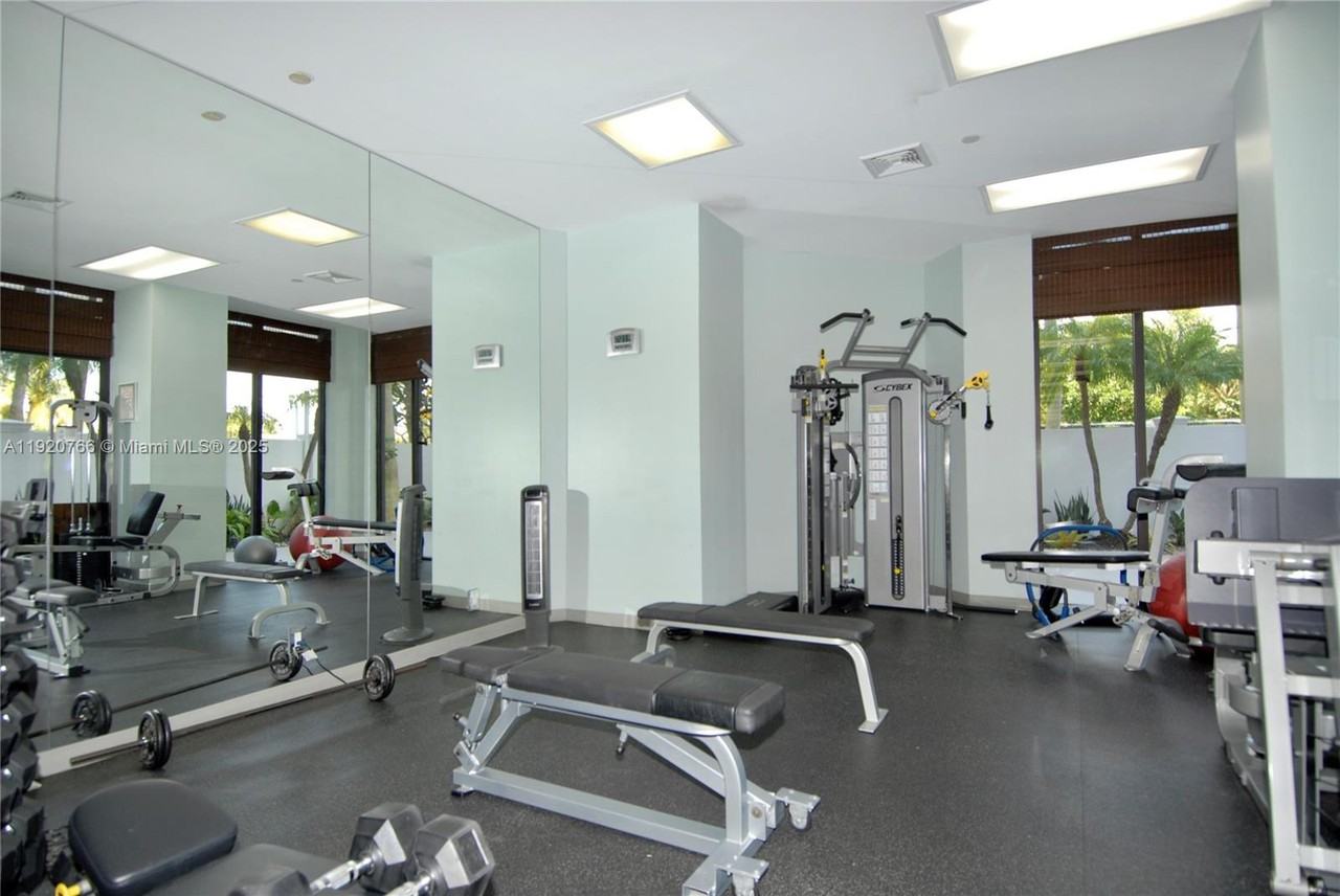 3600 Yacht Club Dr #3600-1204 - Photo 5 of 18