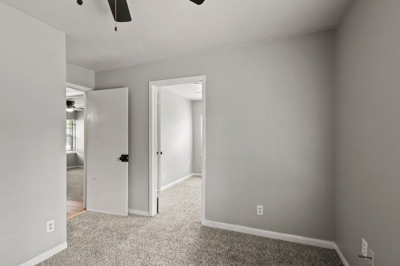 7306 Parker Rd #7306 - Photo 2 of 18