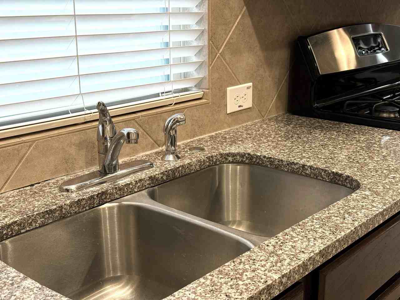 21907 Cascade Hollow Lane #21907 - Photo 3 of 40