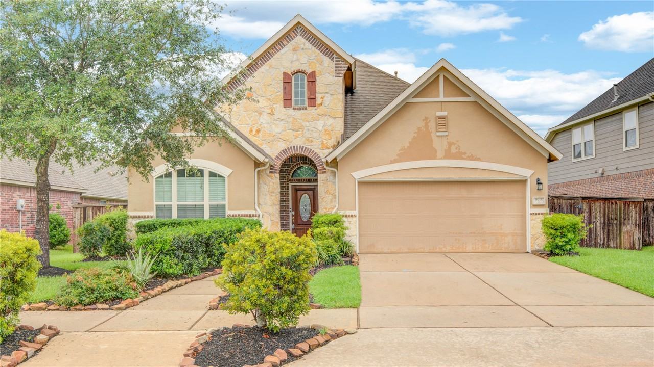 9915 Foggy Riv #9915 - Photo 2 of 41