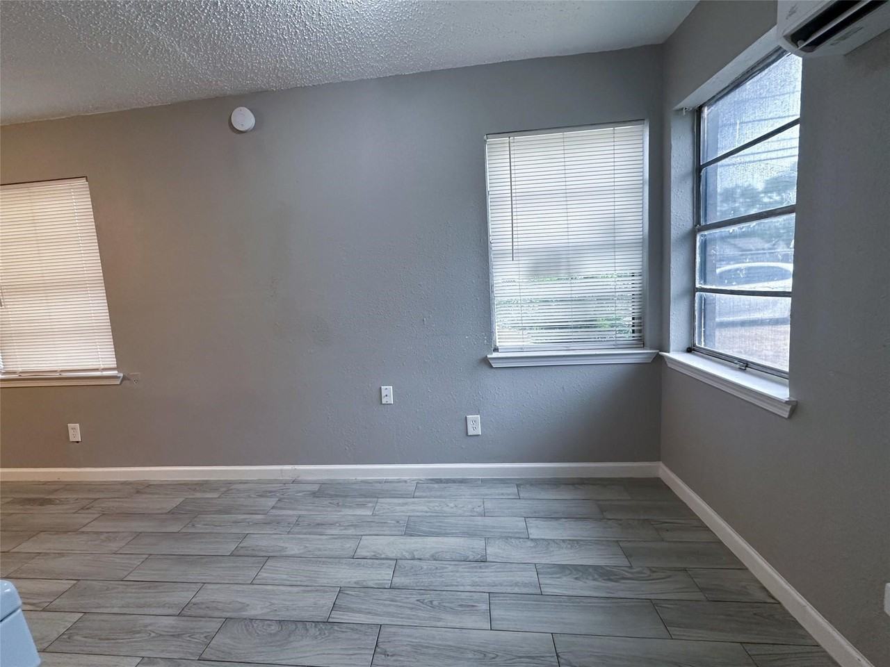 5418 Weaver Rd #5418A - Photo 6 of 9