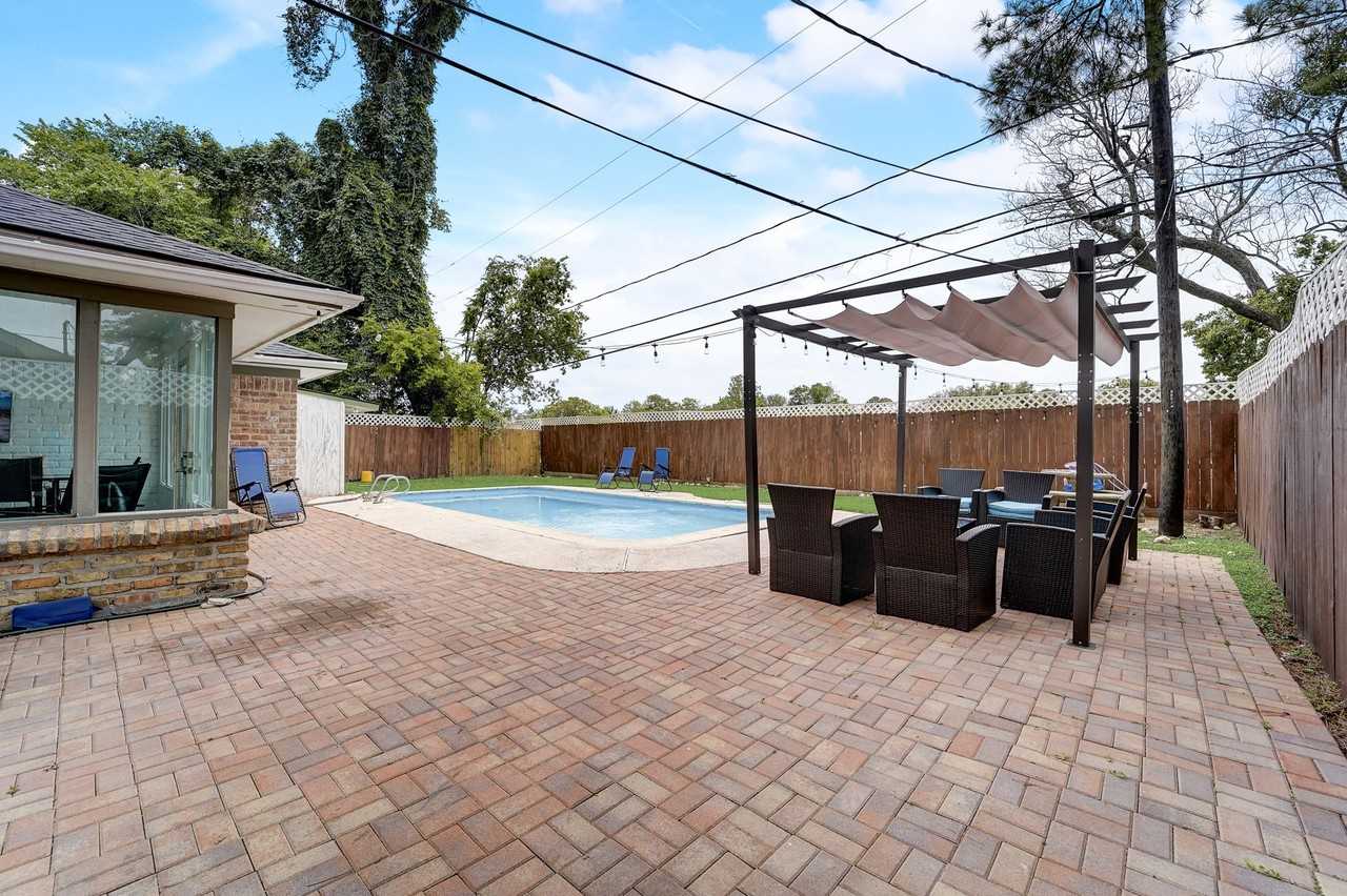 8851 Alcott Dr #8851 - Photo 3 of 32