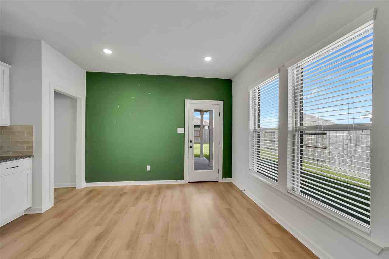 10902 Bonfire Trl #10902 - Photo 4 of 30