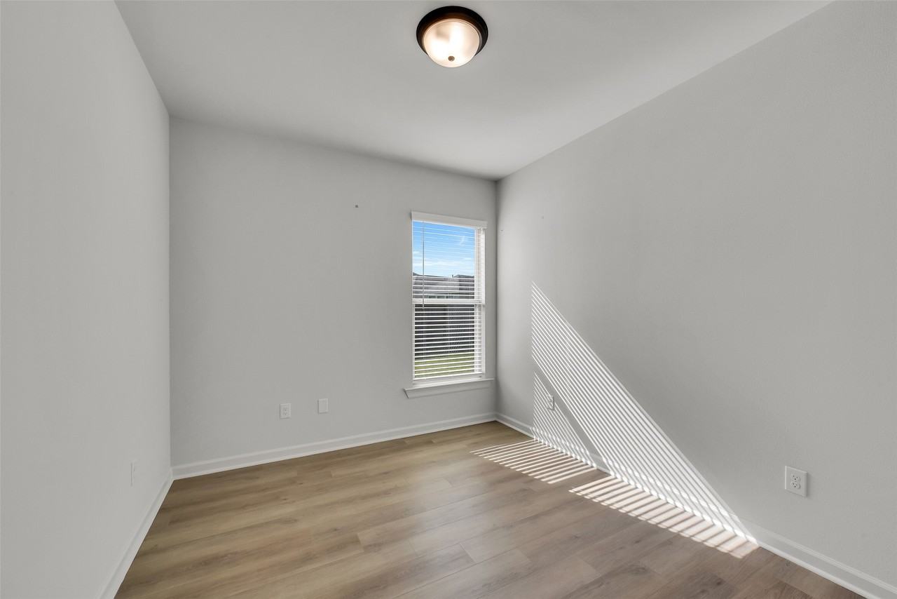 10902 Bonfire Trl #10902 - Photo 6 of 30