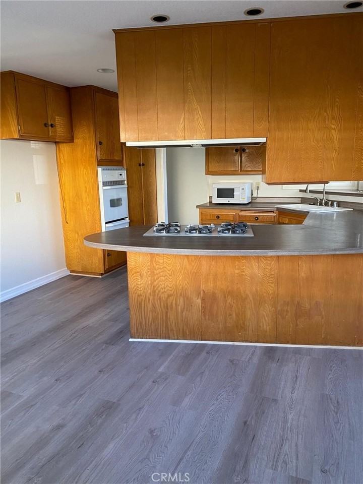 6512 Oxford Dr #6512 - Photo 6 of 31