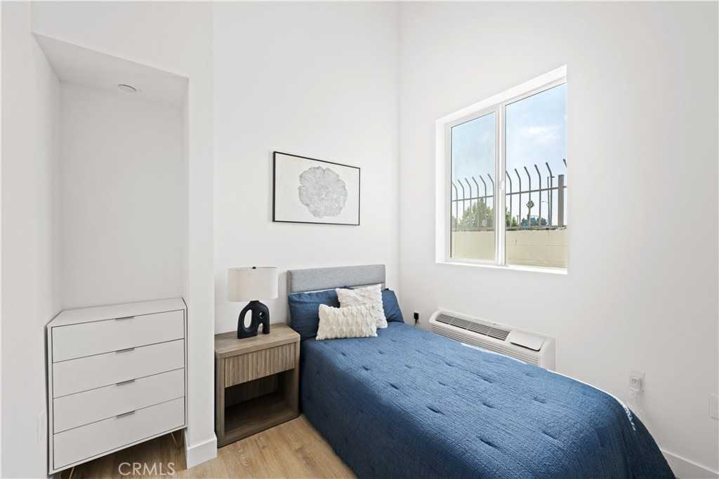 4345 Woodlawn Avenue #4345 - Photo 6 of 21