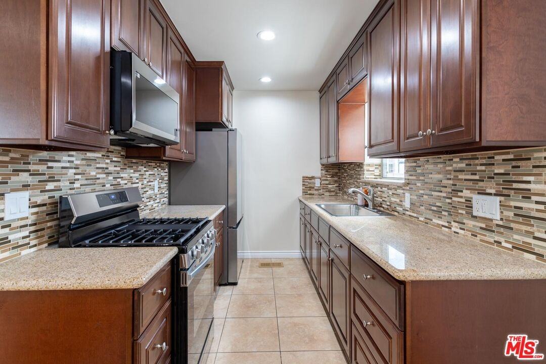 200 W Palmer Ave #200B - Photo 4 of 19