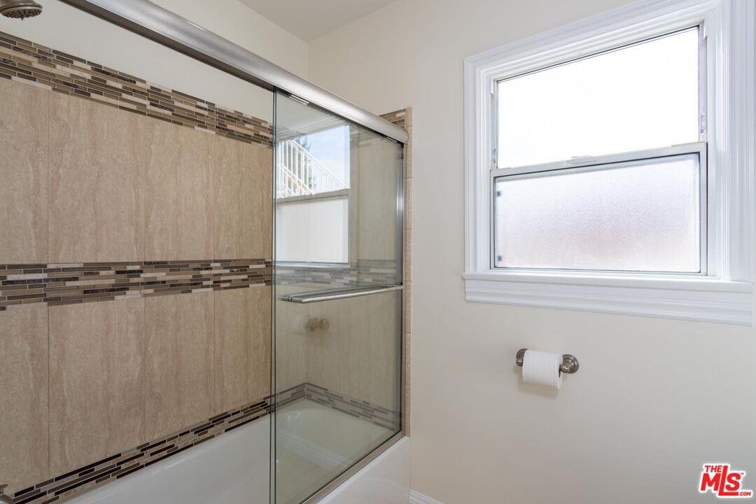 200 W Palmer Ave #200B - Photo 6 of 19