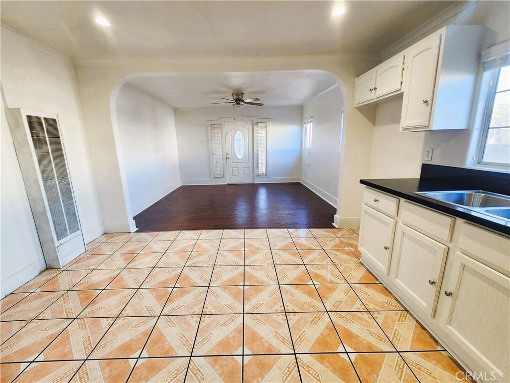 1210 West Manchester Avenue #1210 - Photo 6 of 19