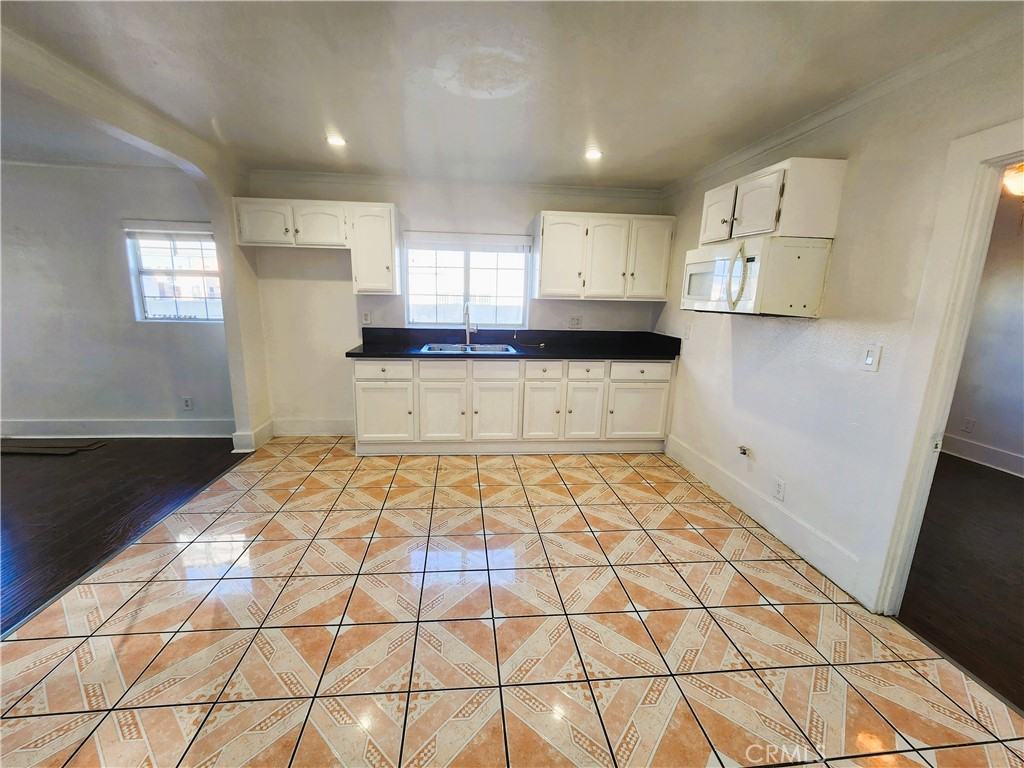 1210 West Manchester Avenue #1210 - Photo 7 of 19