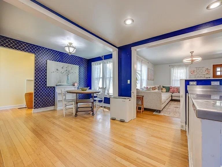 1512 College Street - Photo 4 of 17