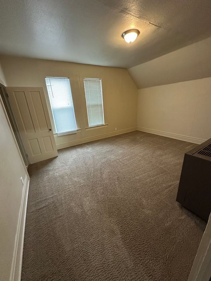 426 Nw 15th St #4 - Photo 4 of 11