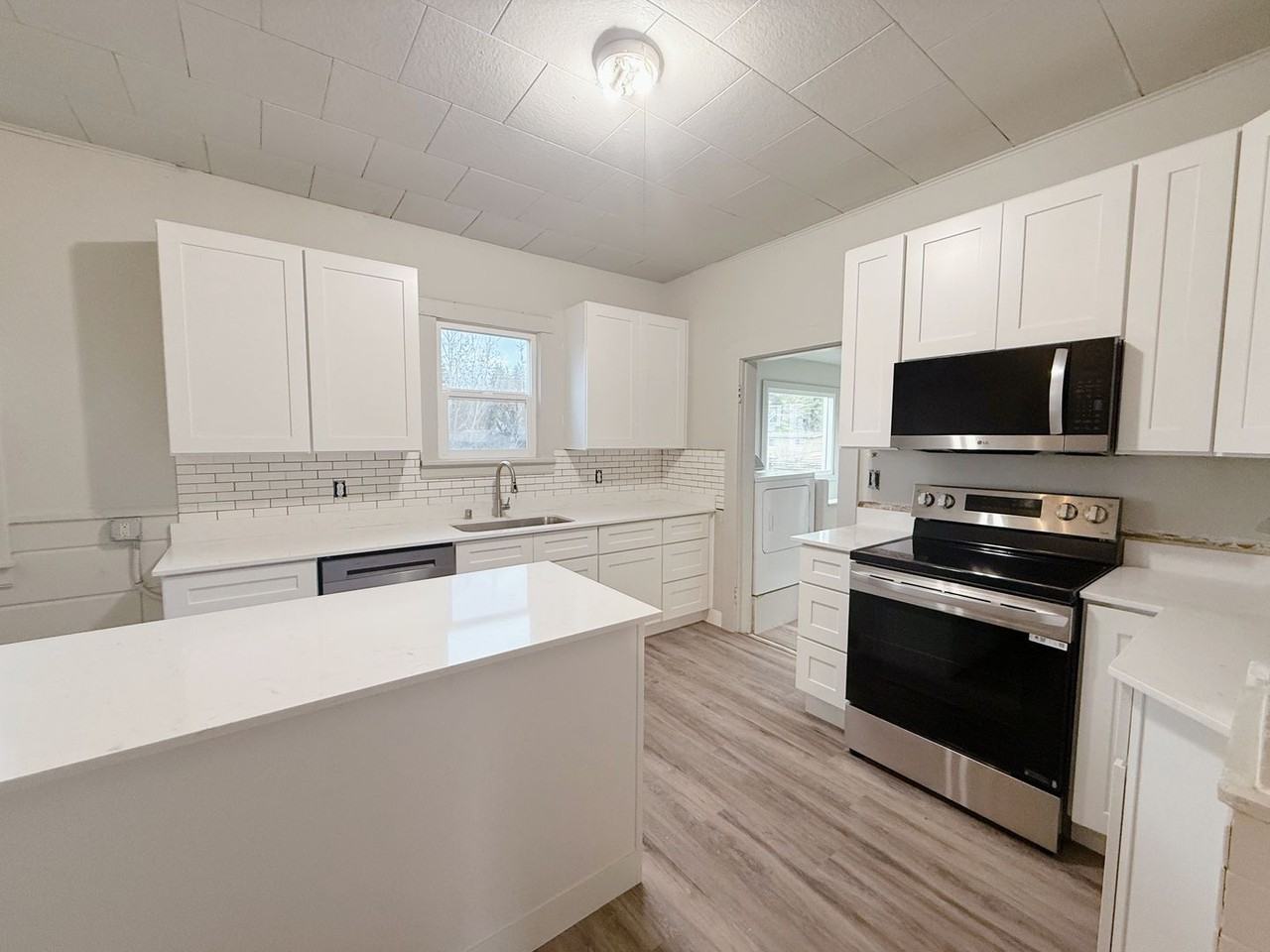 1016 High St - Photo 4 of 10