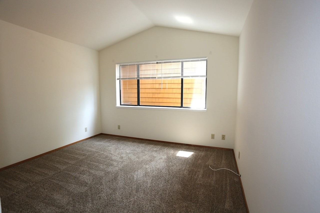 631 Waltermire Street #6 - Photo 5 of 9