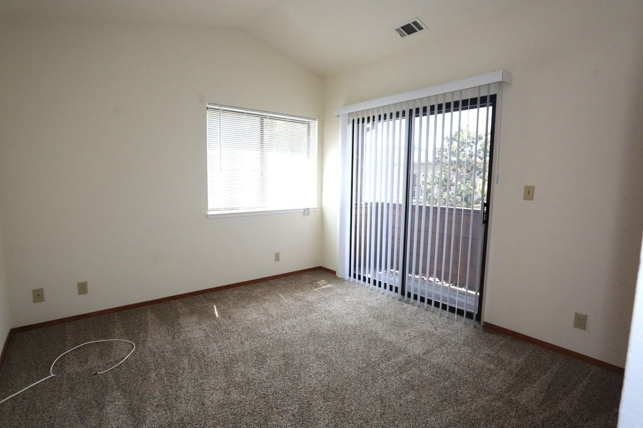 631 Waltermire Street #6 - Photo 6 of 9