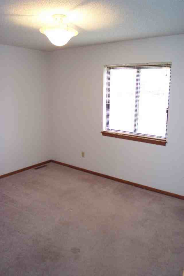 7011 W Oneil St - Photo 3 of 12