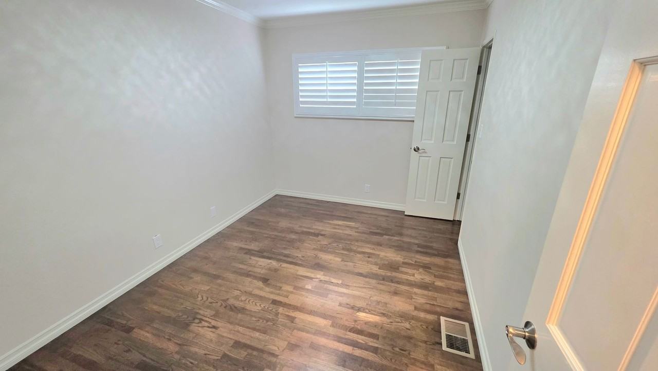 1140 Harper Ave - Photo 7 of 32