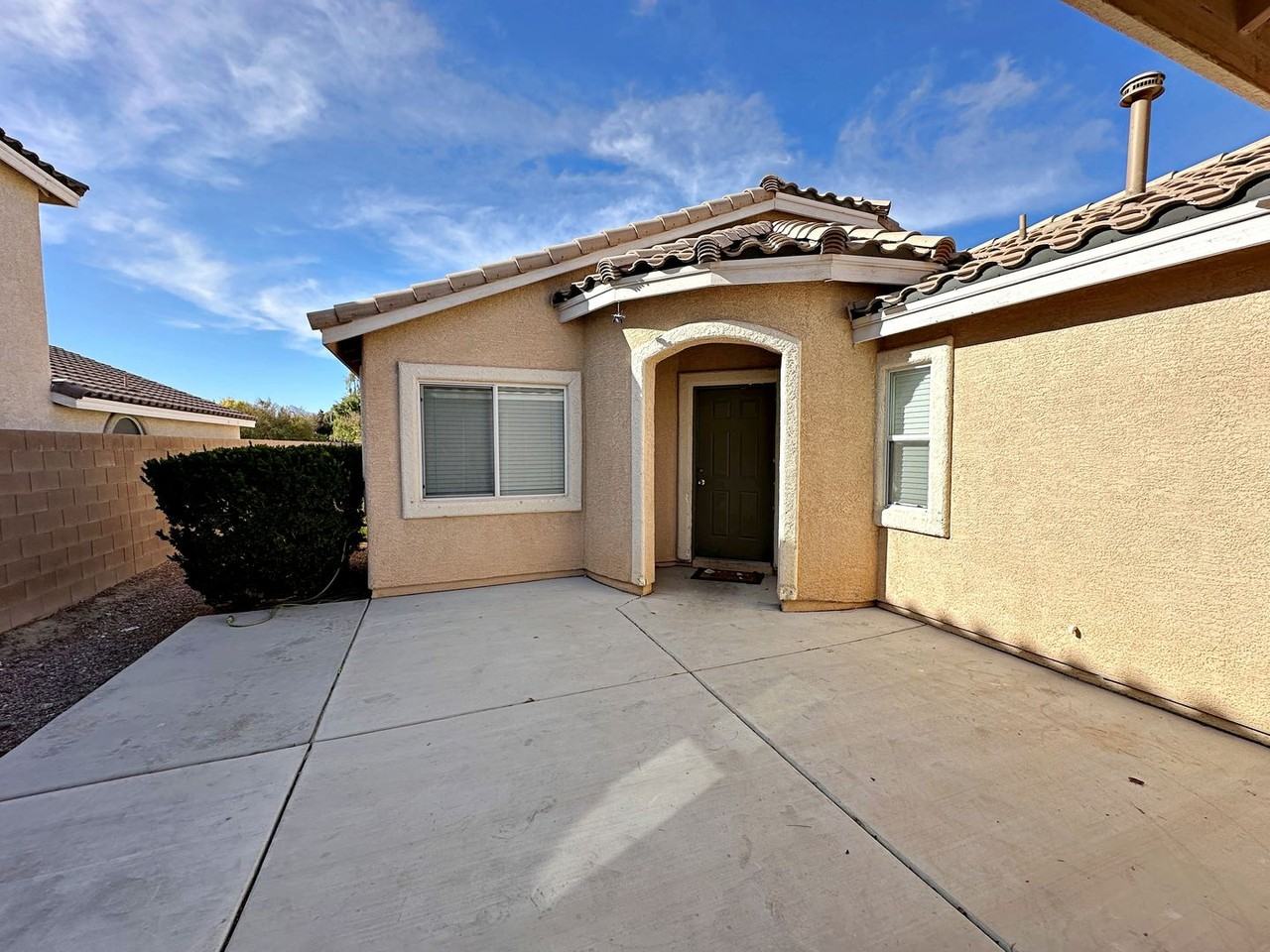 5729 Bullhead St - Photo 6 of 40