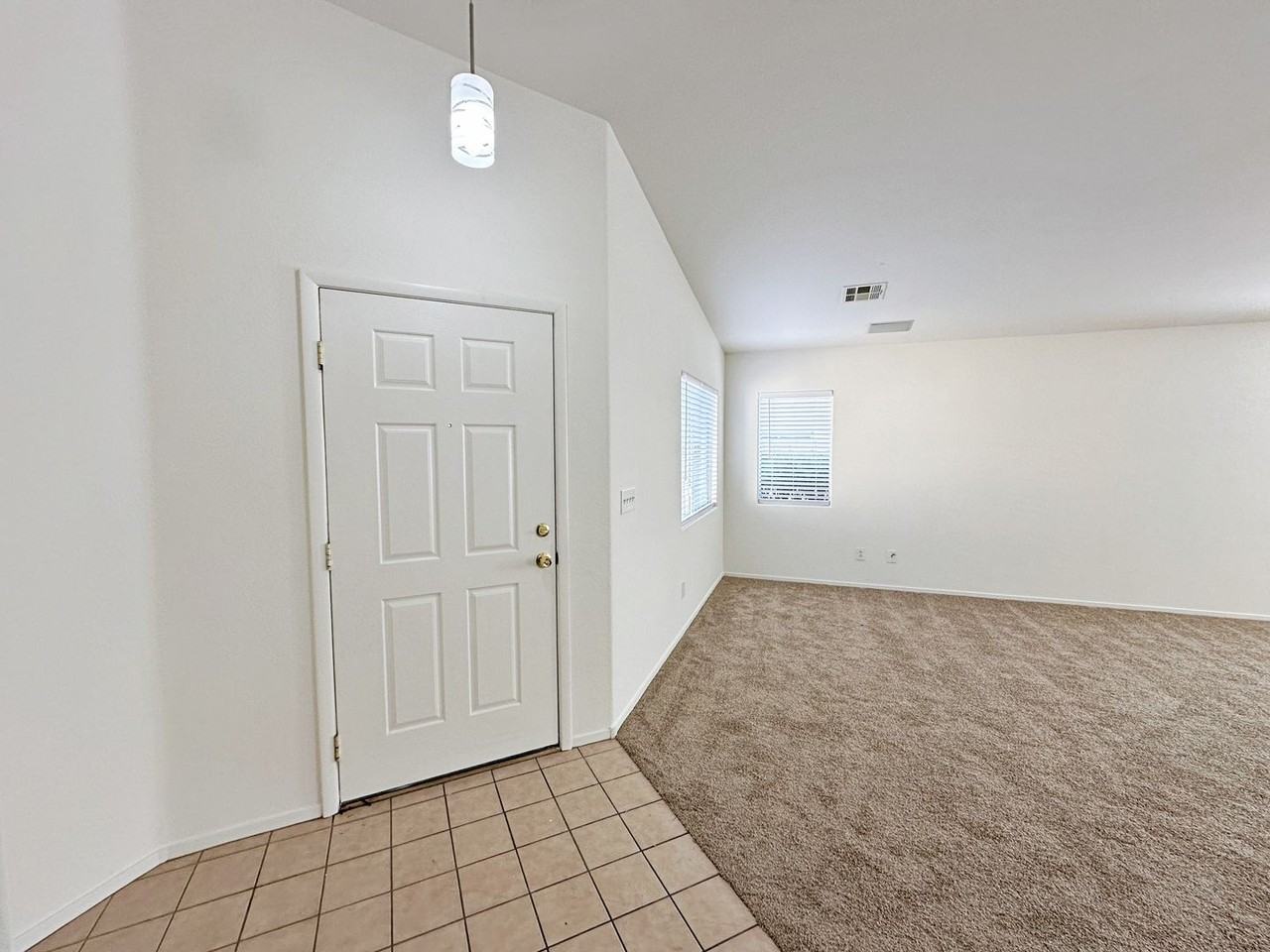 5729 Bullhead St - Photo 7 of 40