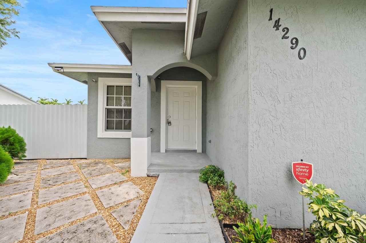 14290 Sw 287th St - Photo 3 of 25