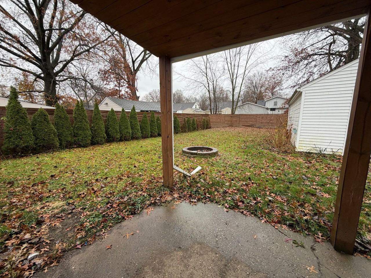 390 Victor Ave - Photo 2 of 11