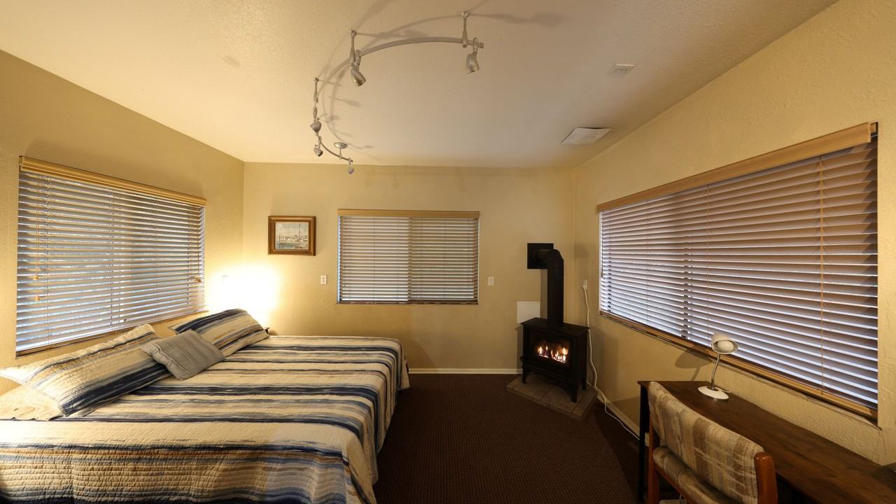 1039 Ne Summit Loop - Photo 5 of 8