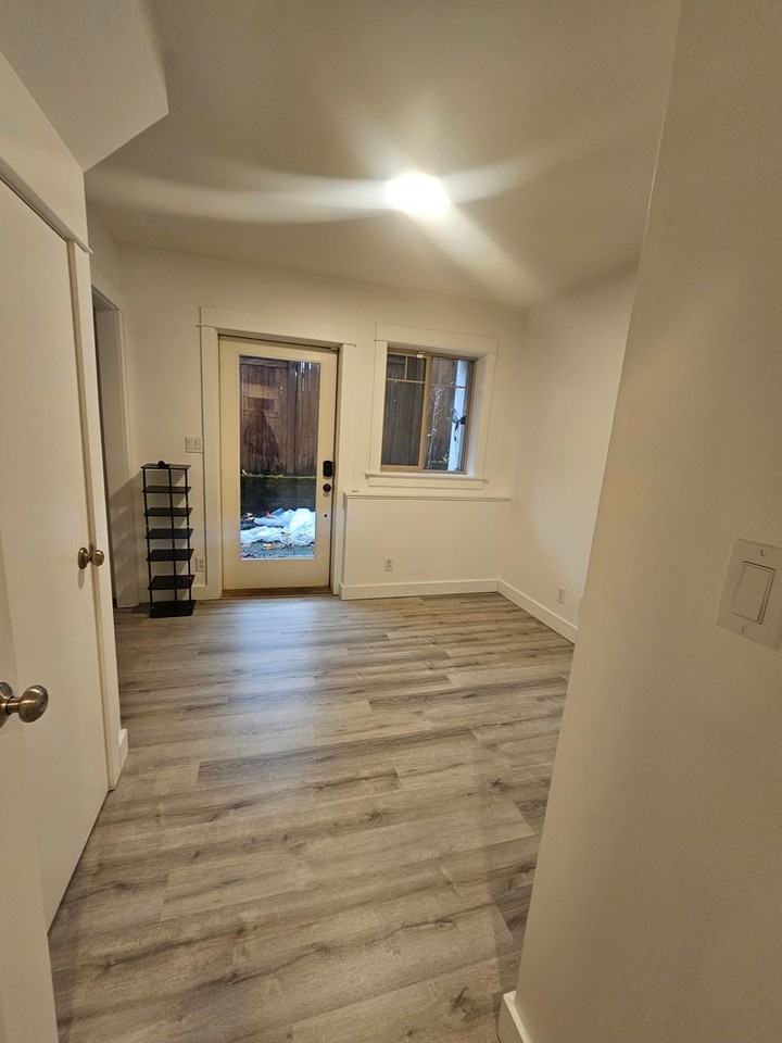 8649a Delridge Way Southwest - Photo 6 of 16