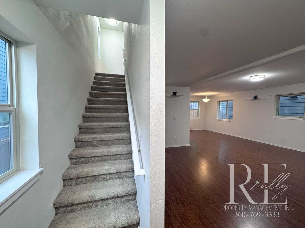 427 Ne Inspiration St - Photo 2 of 13