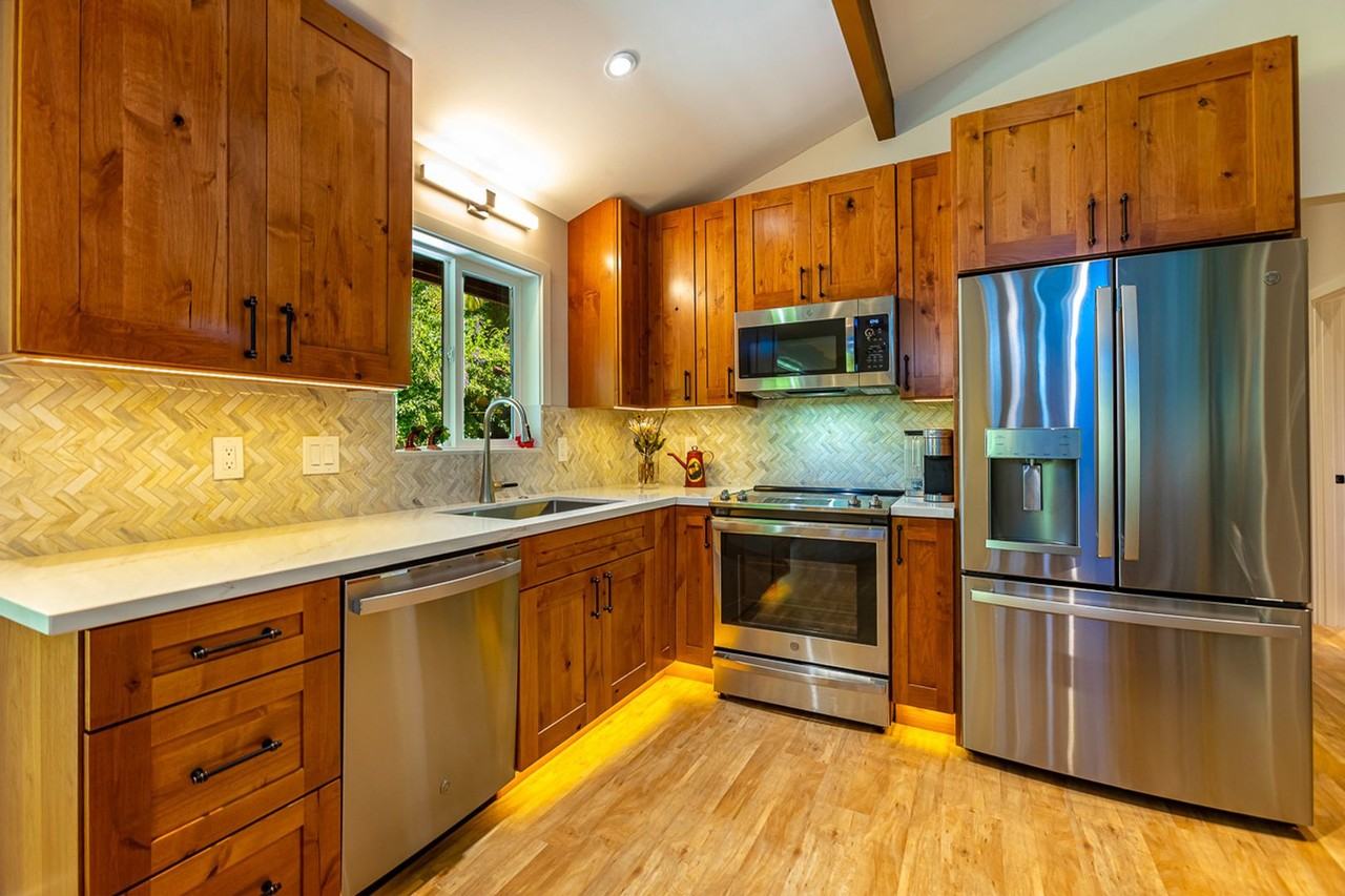 813 Kupulau Dr - Photo 3 of 15