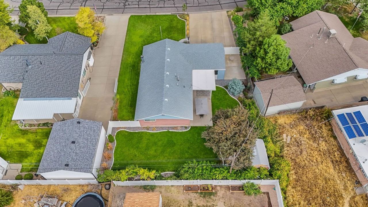 1475 W 4950 S - Photo 3 of 24