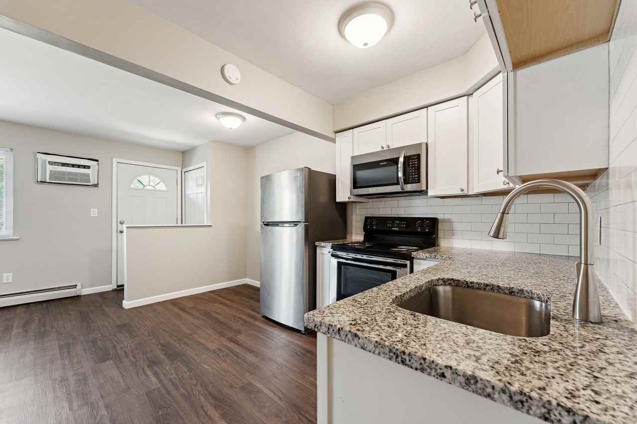 2855 4th St. *EPM* - Photo 3 of 11