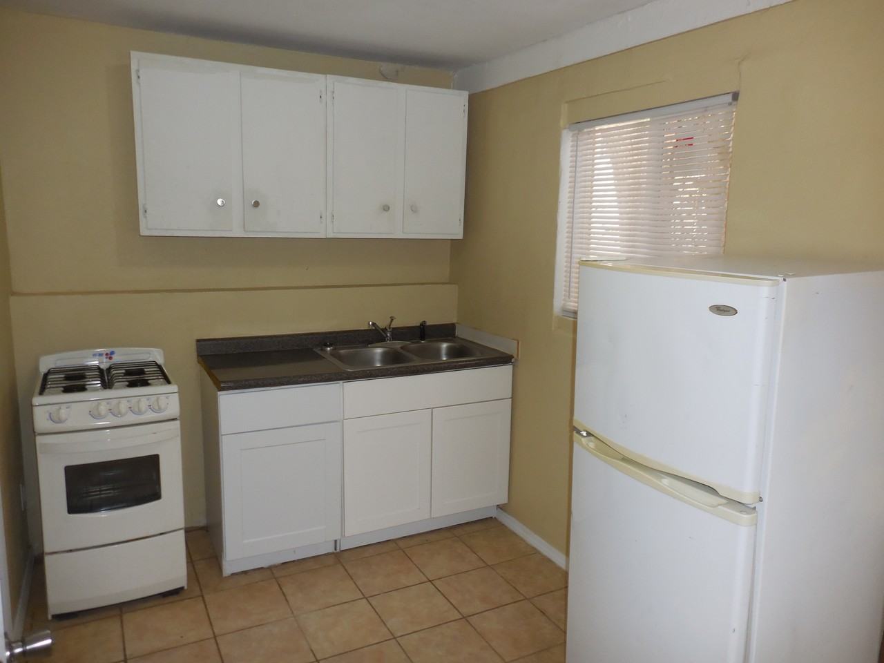 8316 Mercury Street Unit B - Photo 3 of 16