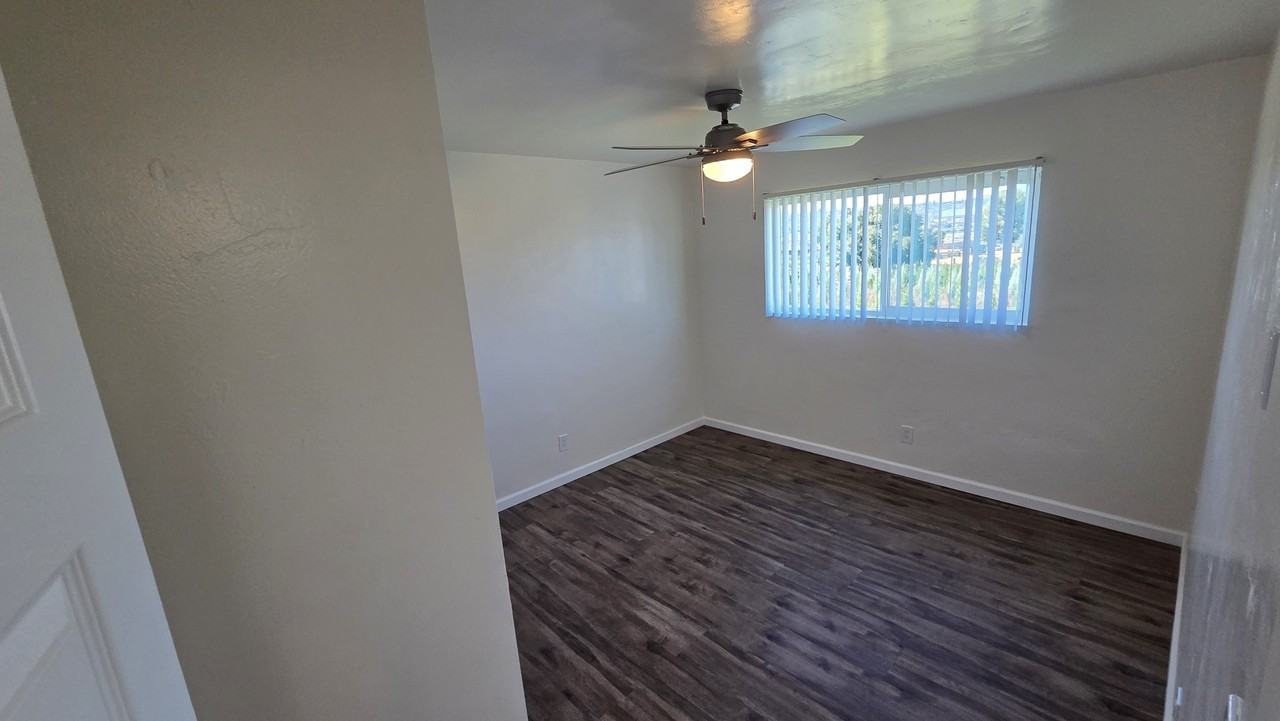 1304 ROXANNE DR - Photo 5 of 11