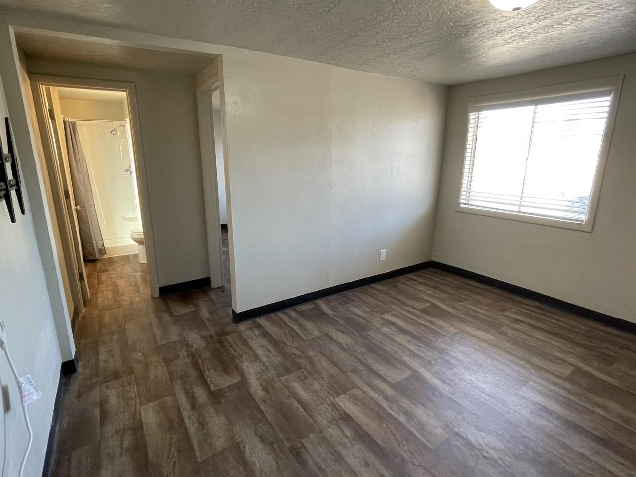 712 East Grove Avenue - Photo 2 of 5