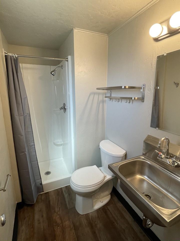 712 East Grove Avenue - Photo 3 of 5