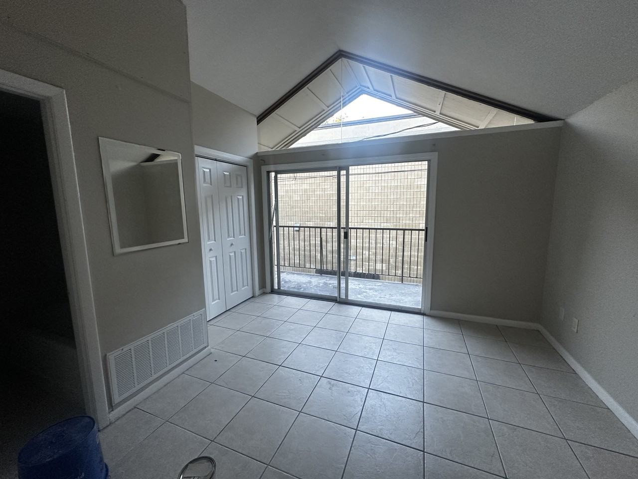 2214 E Silver Springs Blvd,  Apt 22 - Photo 5 of 10