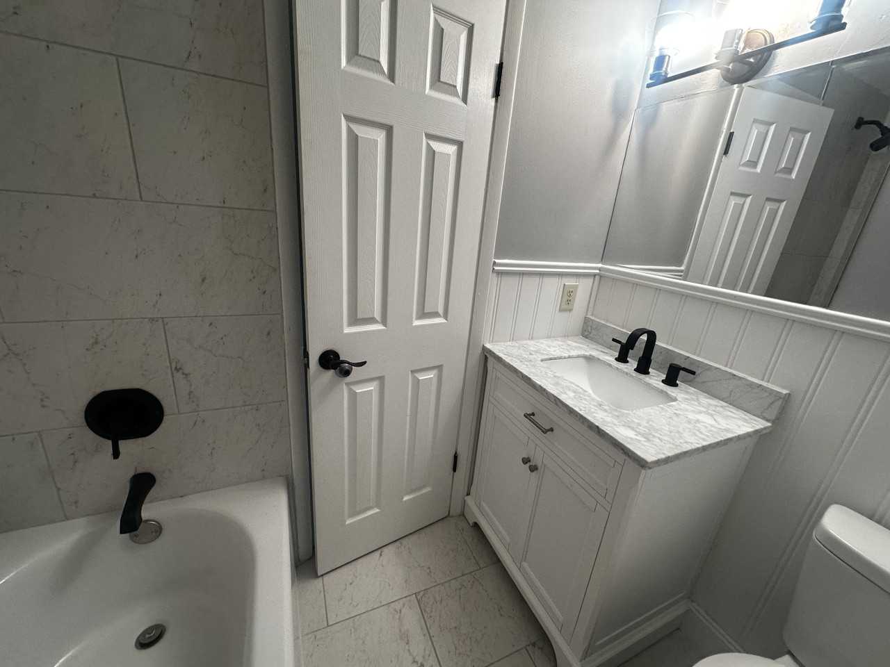 2214 E Silver Springs Blvd,  Apt 22 - Photo 7 of 10