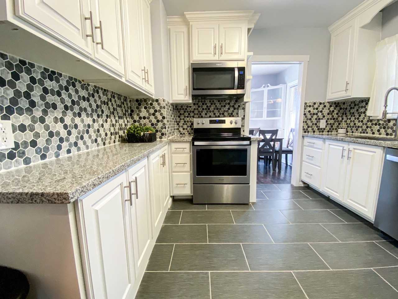 673 E 350 N - Photo 3 of 10