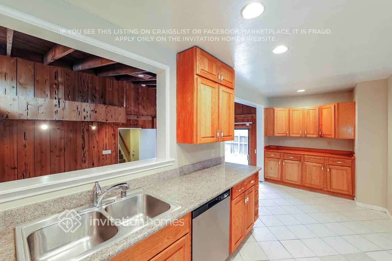 1200 W 10th St - Photo 7 of 18