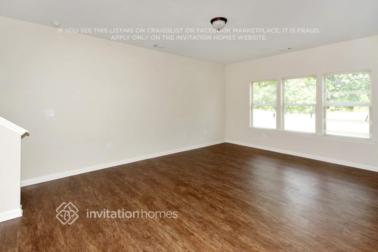 788 Rockingham Dr - Photo 4 of 17