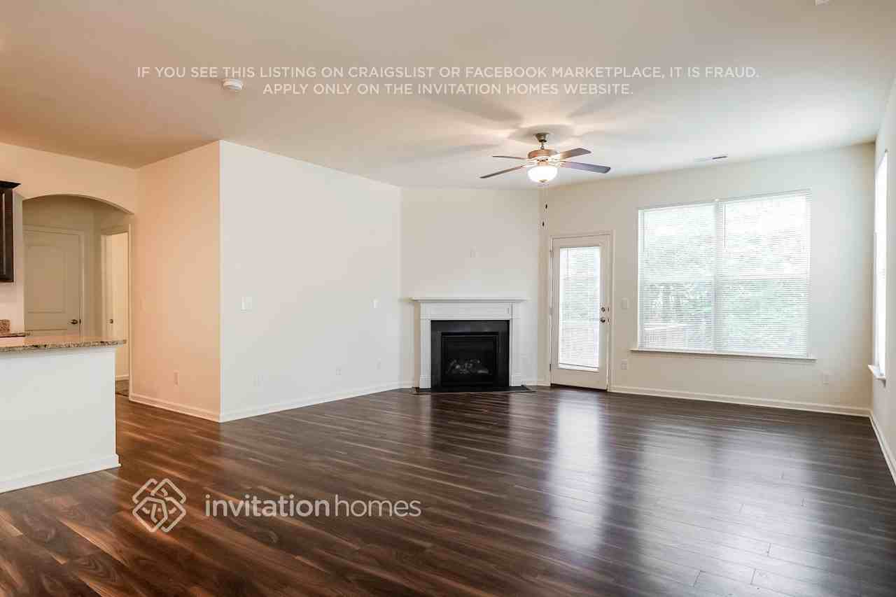 604 Brookfield Dr - Photo 4 of 18